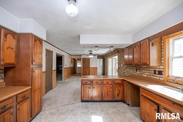 $190,000 | 29847 East County Road 2600 North, Manito, IL 61546