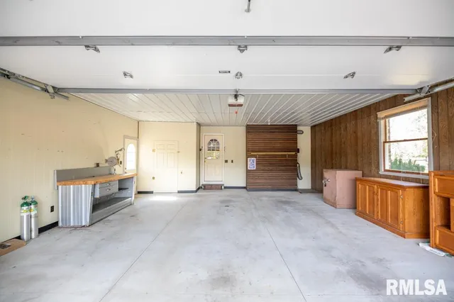 $190,000 | 29847 East County Road 2600 North, Manito, IL 61546