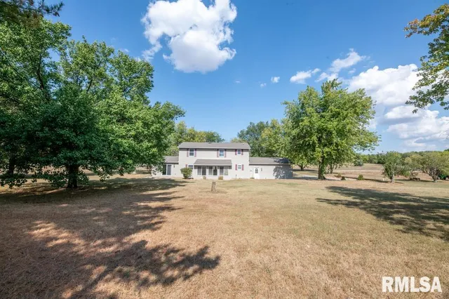 $190,000 | 29847 East County Road 2600 North, Manito, IL 61546