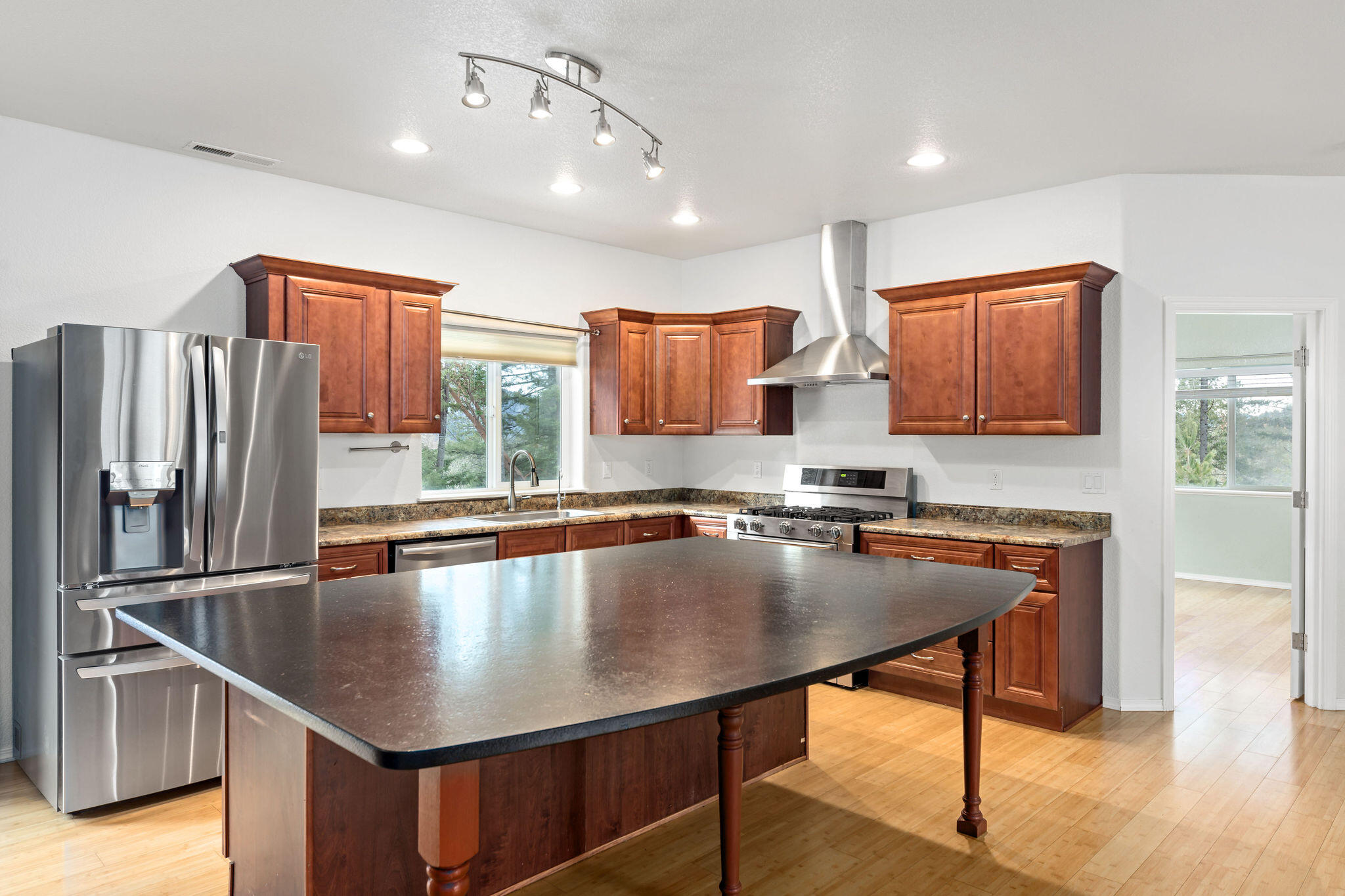 10523 Lower River Road Grants Pass, OR 97526 - Photo 11 of 58 079A6474