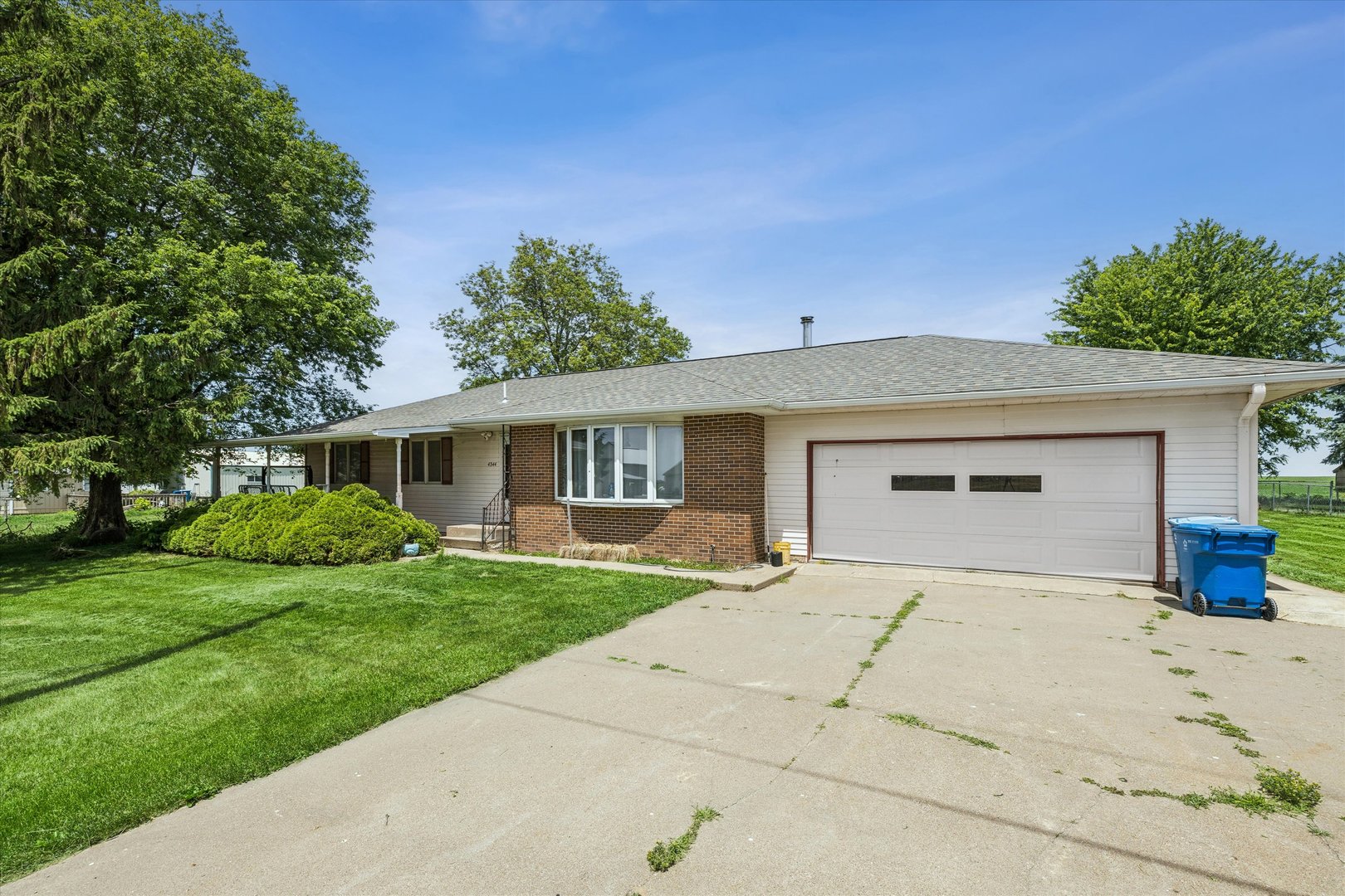 4344 Main Street Andover, IA 52701 - Photo 2 of 23