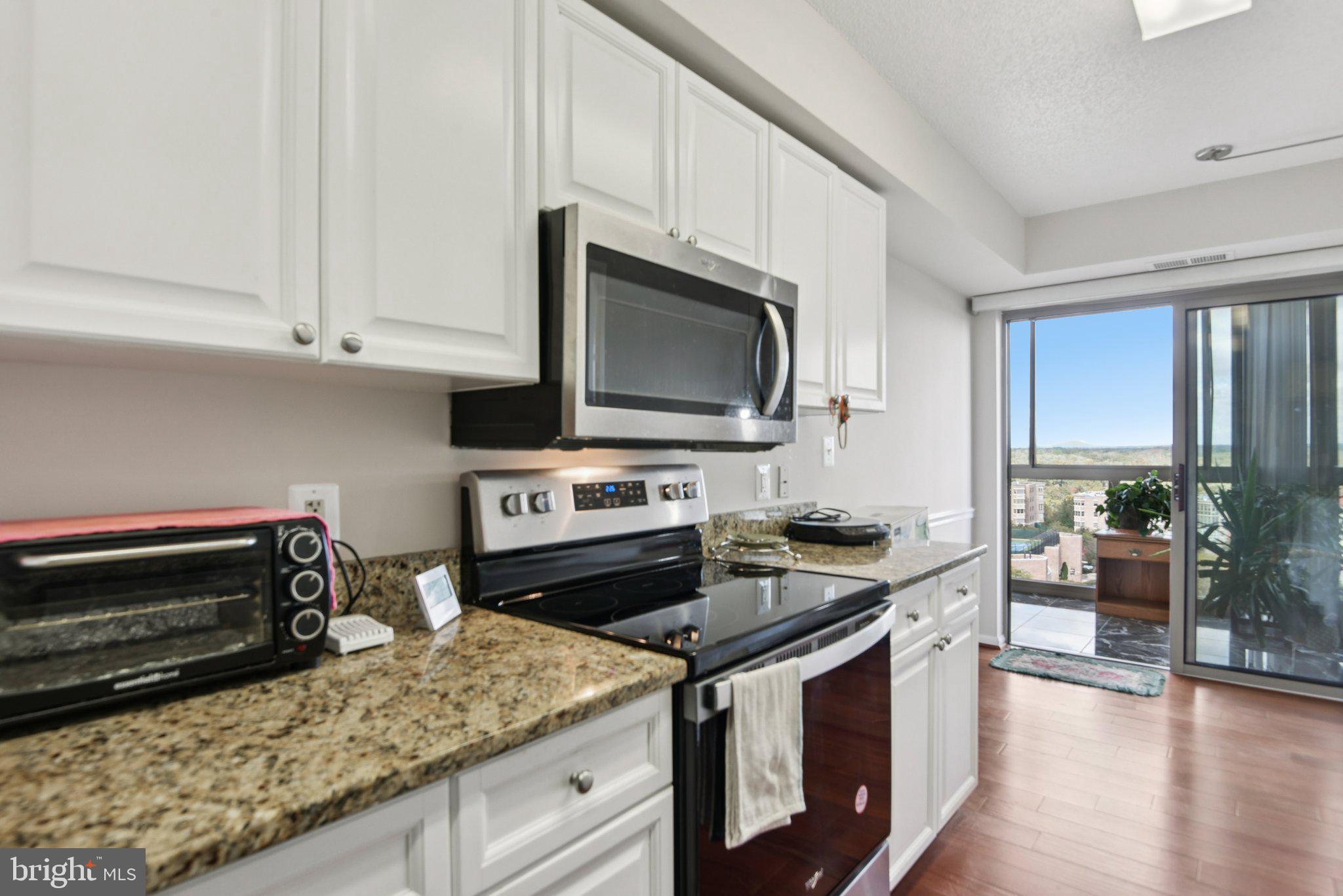 19385 Cypress Ridge Terrace, Unit 815 Leesburg, VA 20176 - Photo 18 of 38