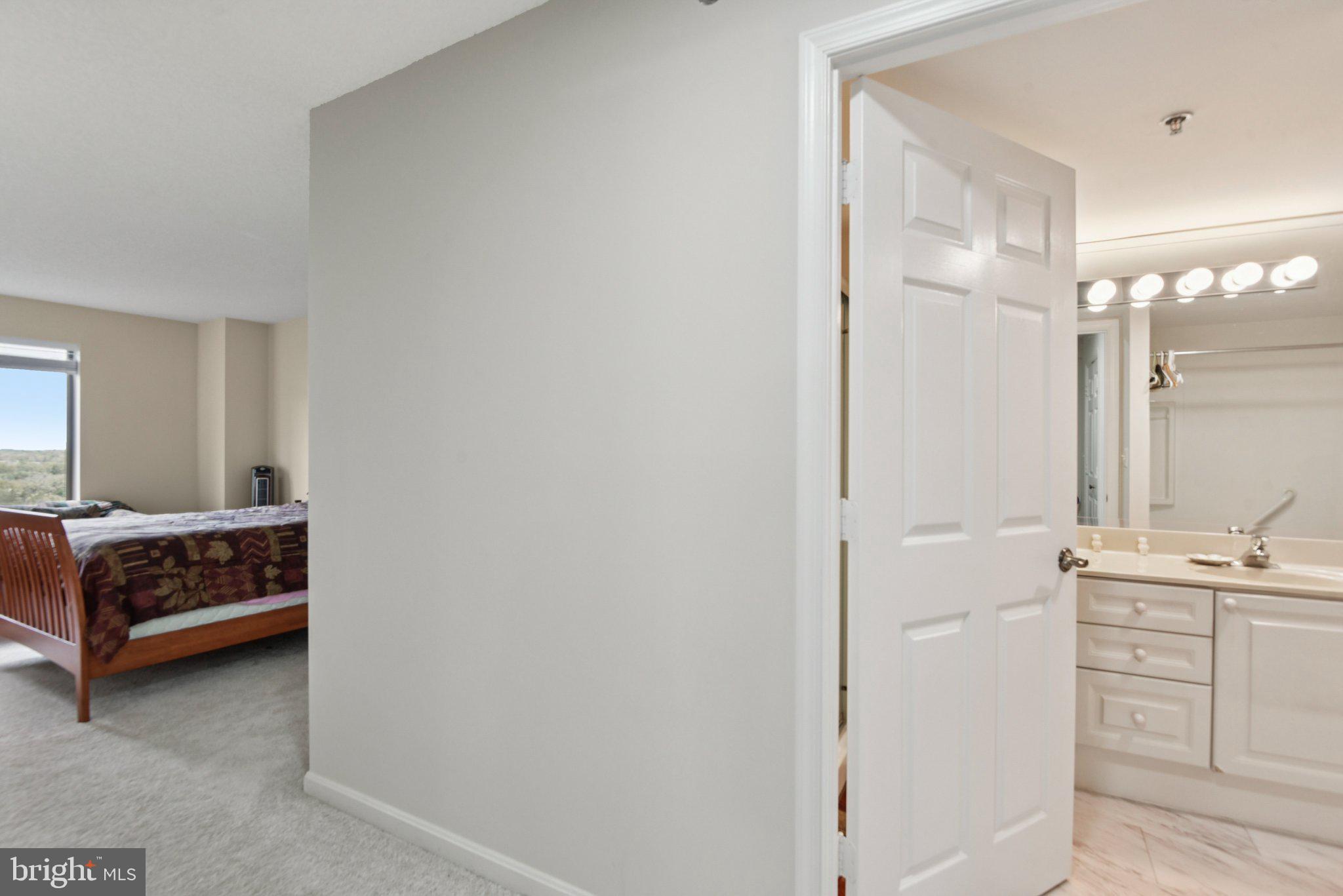 19385 Cypress Ridge Terrace, Unit 815 Leesburg, VA 20176 - Photo 24 of 38