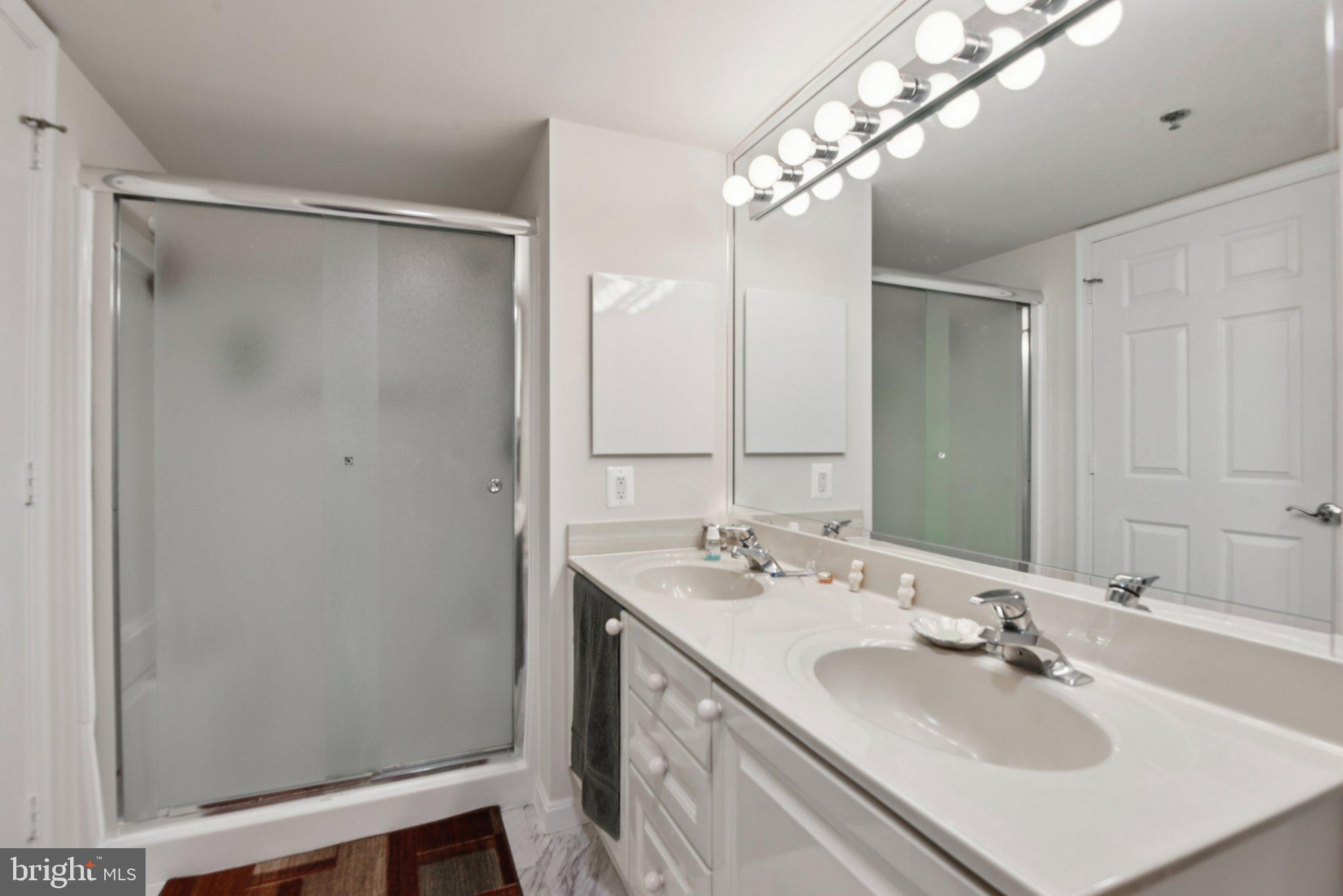 19385 Cypress Ridge Terrace, Unit 815 Leesburg, VA 20176 - Photo 28 of 38