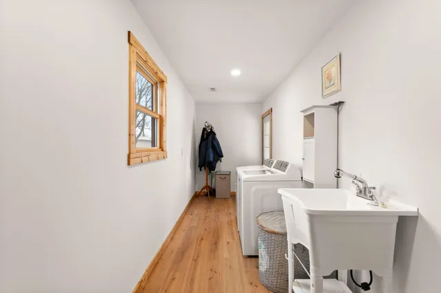 a view of backyard of the house