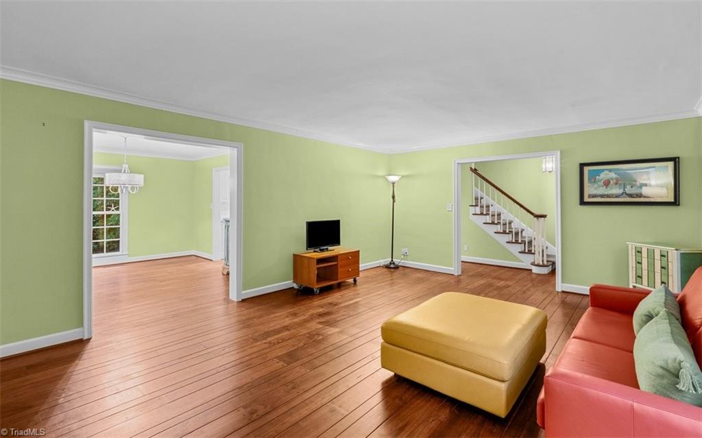 809 Hillcrest Drive High Point, NC 27262 - Photo 9 of 50