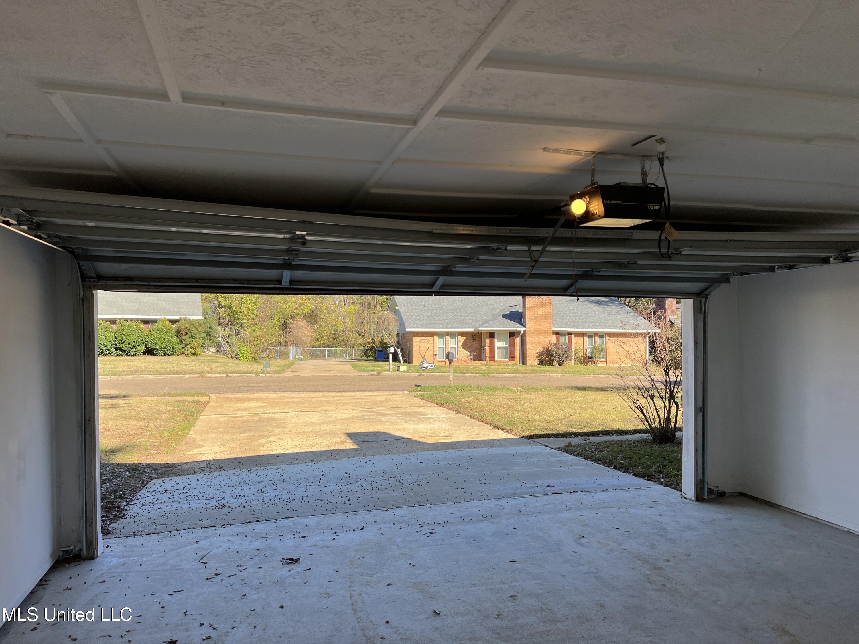 1504 Hawthorne Place Clinton, MS 39056 - Photo 4 of 24 IMG_0930
