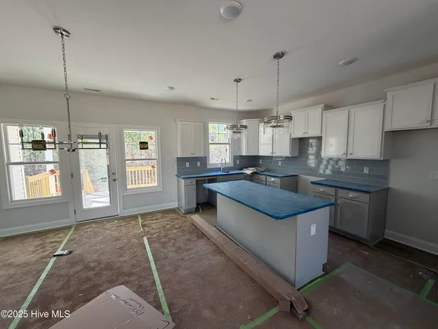 $460,000 | 1009 Ivory Lane, West End, NC 27376