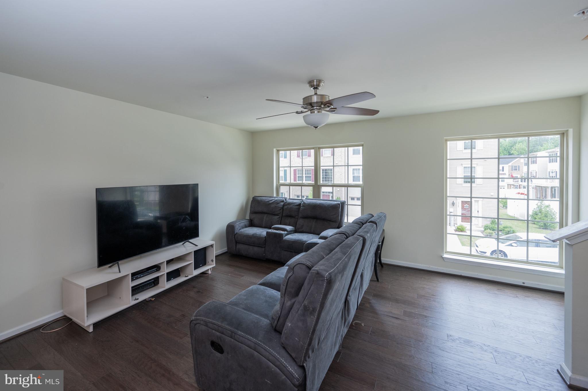 9941 Ravenhurst Road Middle River, MD 21220 - Photo 2 of 28 Living Room