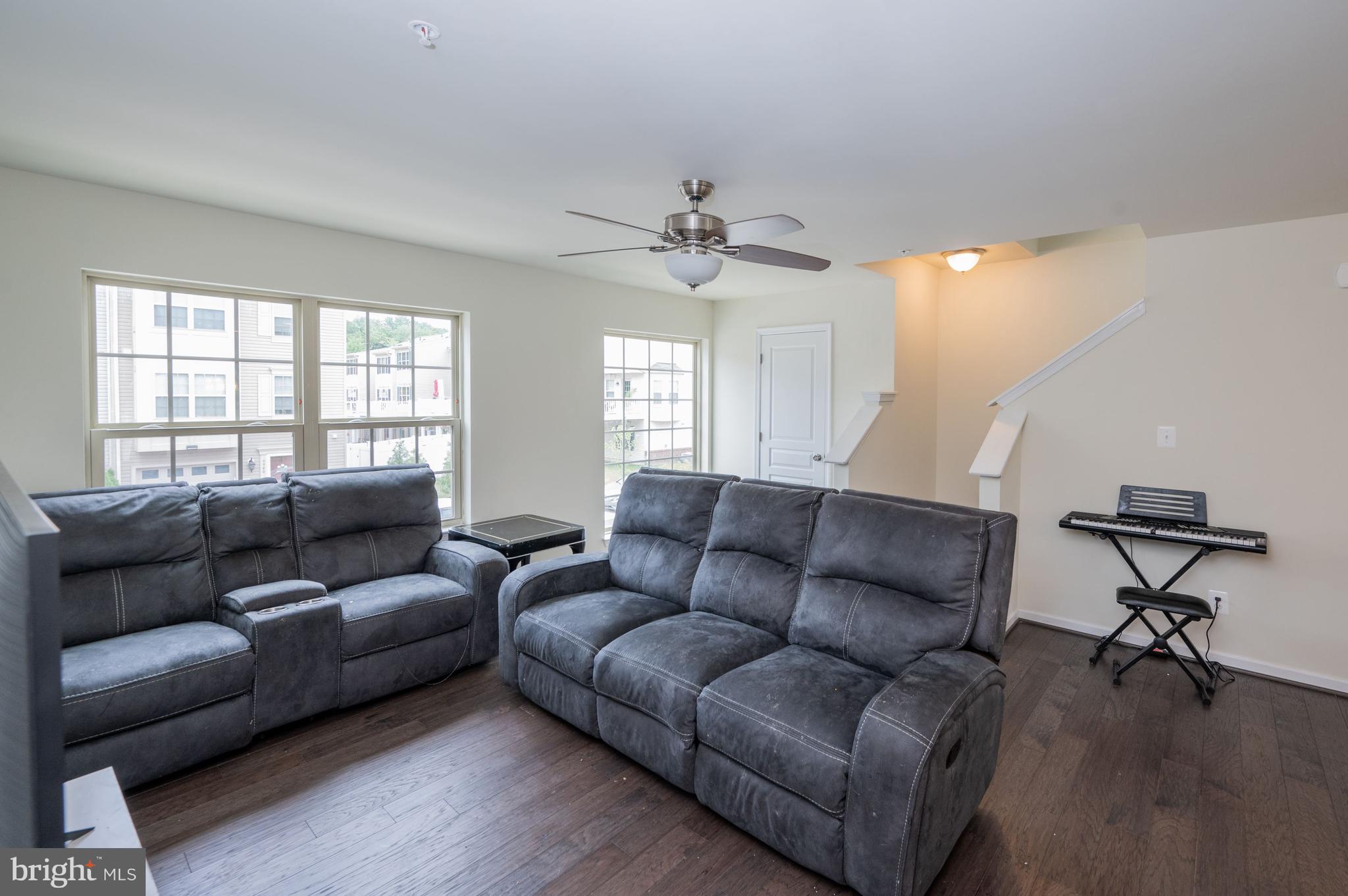 9941 Ravenhurst Road Middle River, MD 21220 - Photo 5 of 28 Living Room