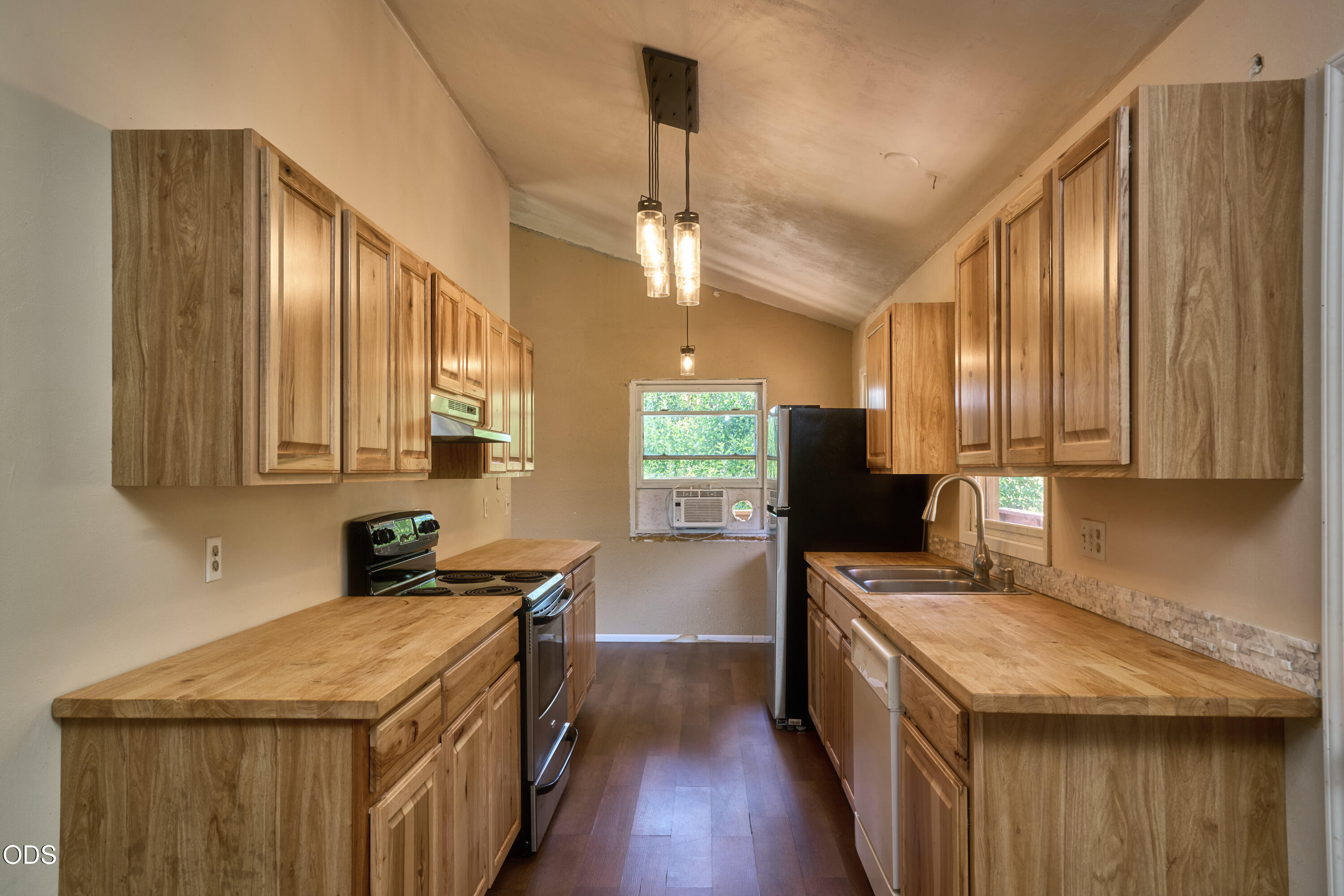 6530 Tolo Road Central Point, OR 97502 - Photo 7 of 35