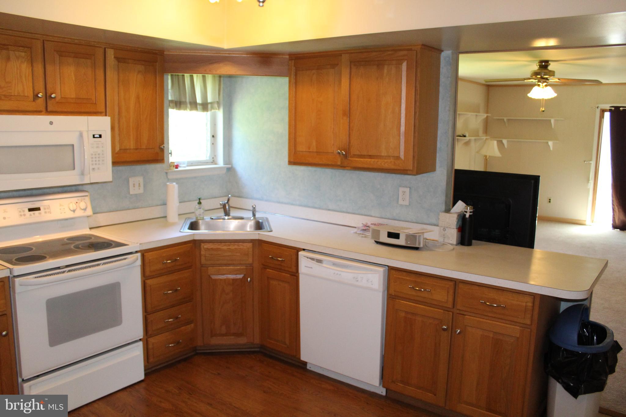 685 Ivyland Road Warminster, PA 18974 - Photo 8 of 21 Gallery Image 8