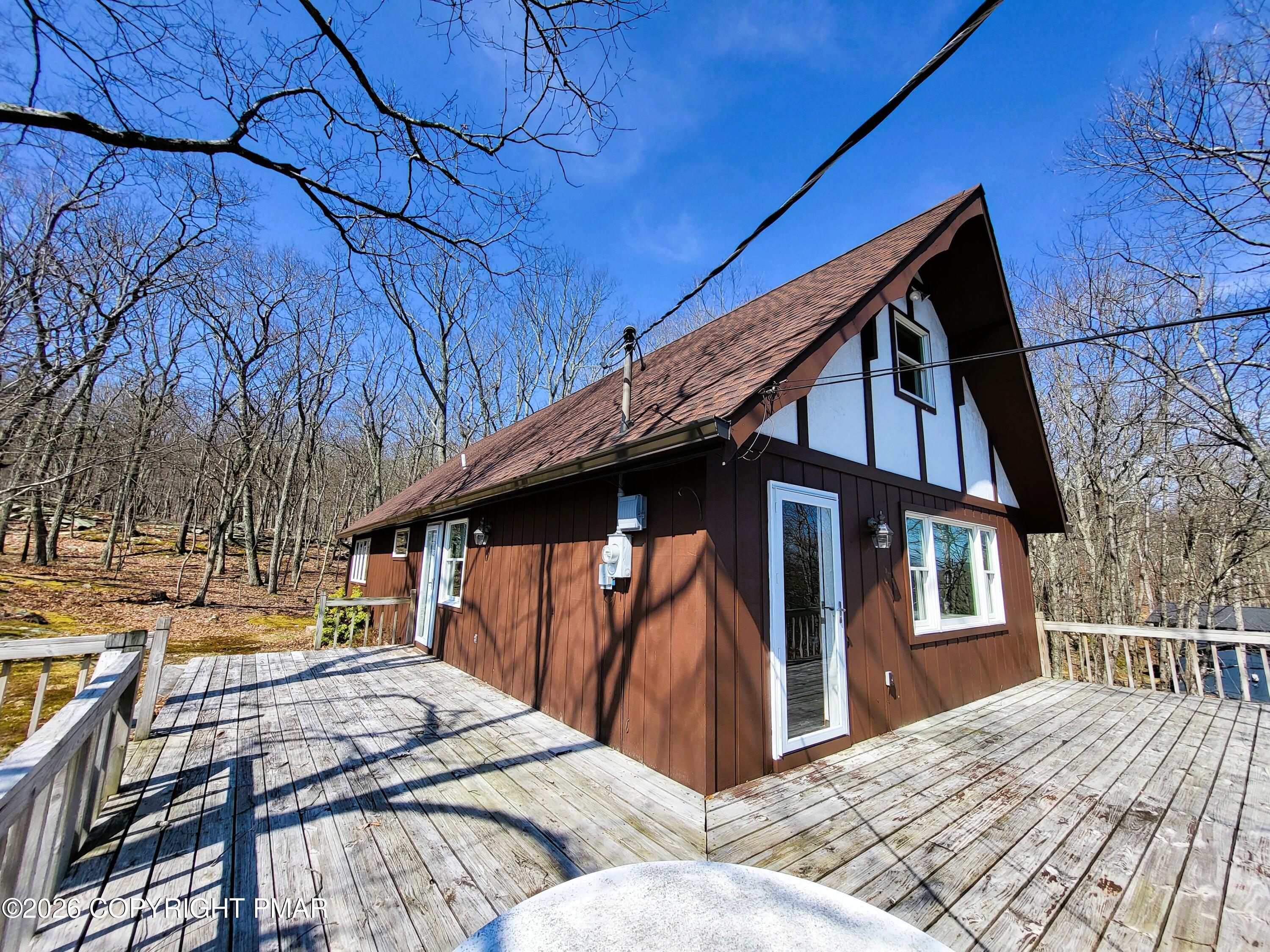 155 Clifton Drive Bushkill, PA 18324 - Photo 4 of 75 20260414_110255