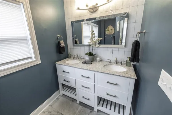 $259,900 | 2710 The Paseo, Kansas City, MO 64109