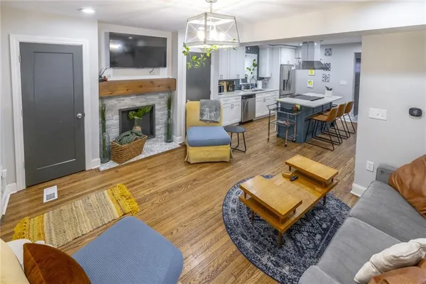 $259,900 | 2710 The Paseo, Kansas City, MO 64109