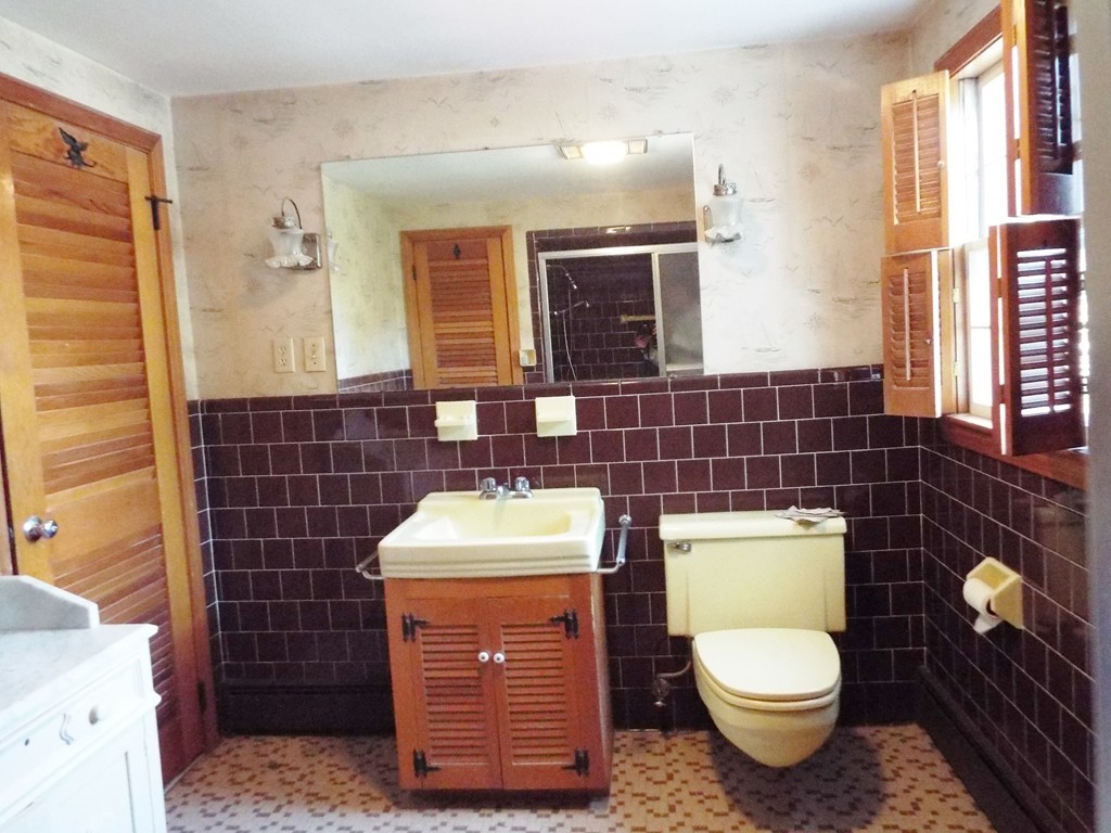 16 Hillside Road Bristol, RI 02809 - Photo 18 of 24 Gallery Image 18