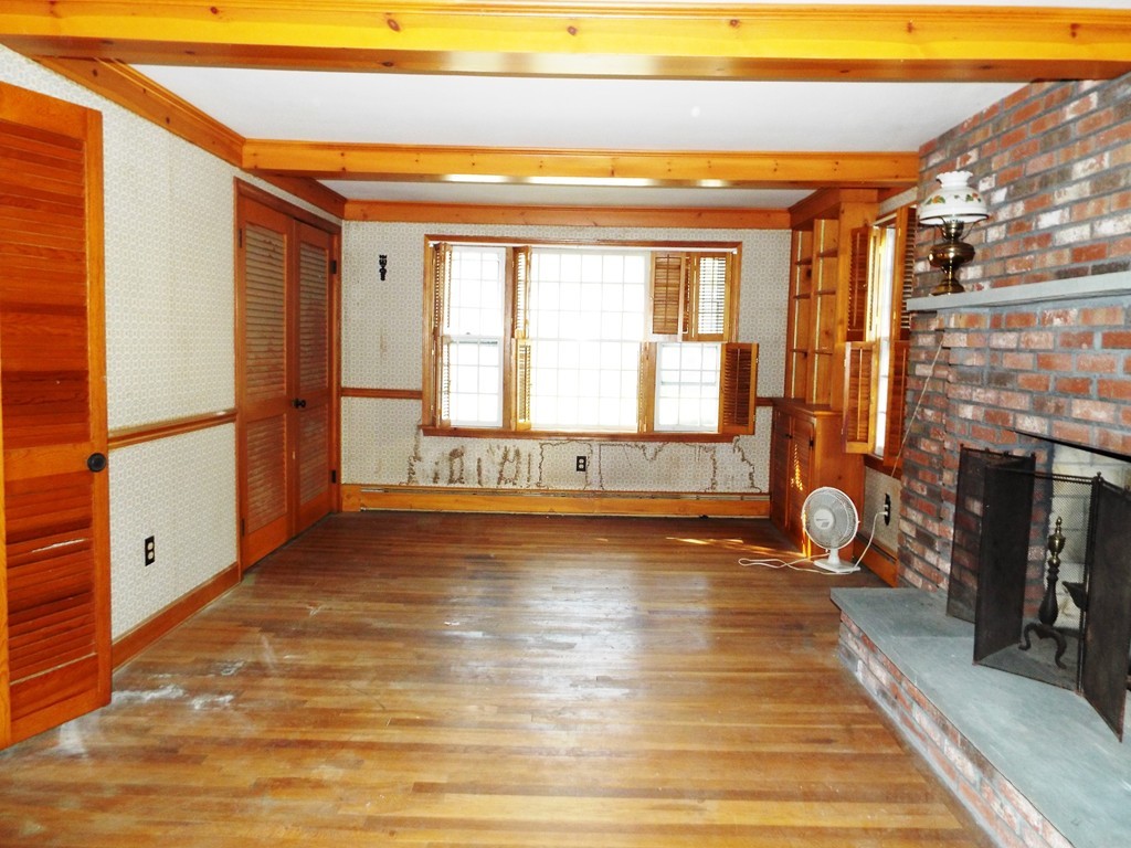 16 Hillside Road Bristol, RI 02809 - Photo 4 of 24 Gallery Image 4
