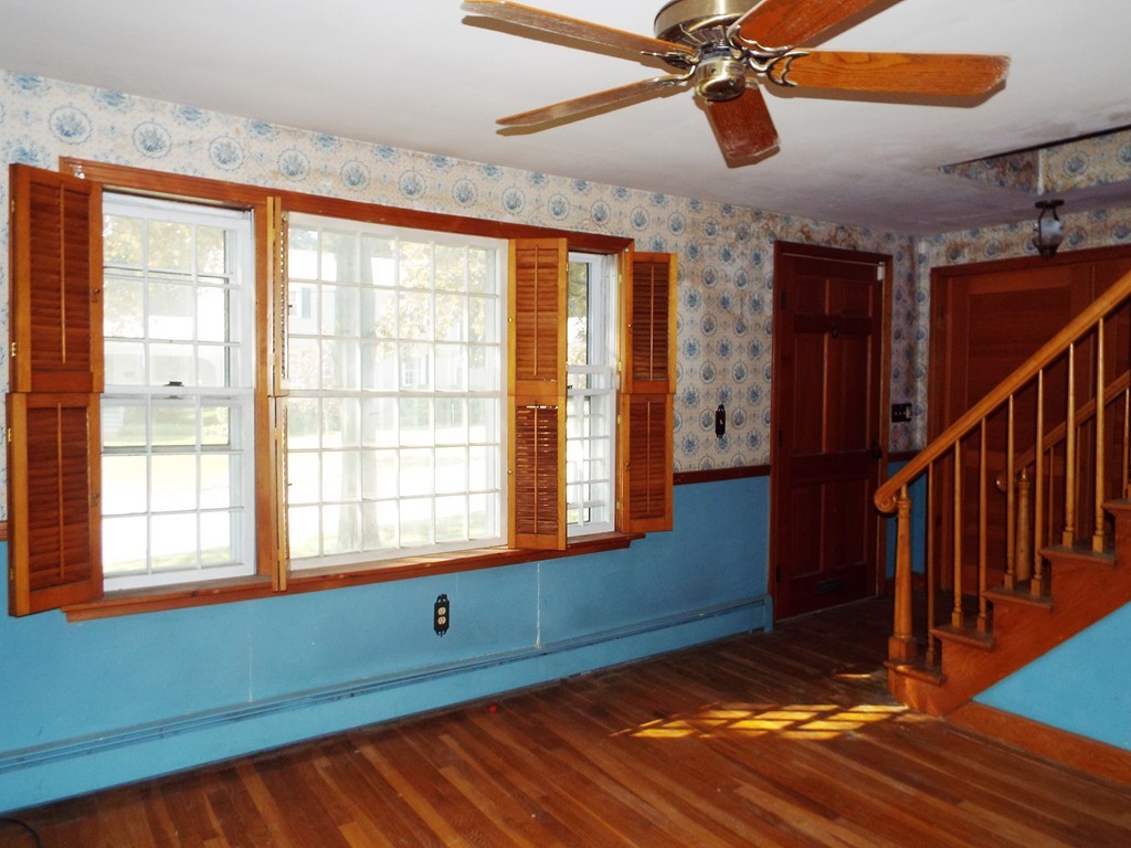 16 Hillside Road Bristol, RI 02809 - Photo 6 of 24 Gallery Image 6