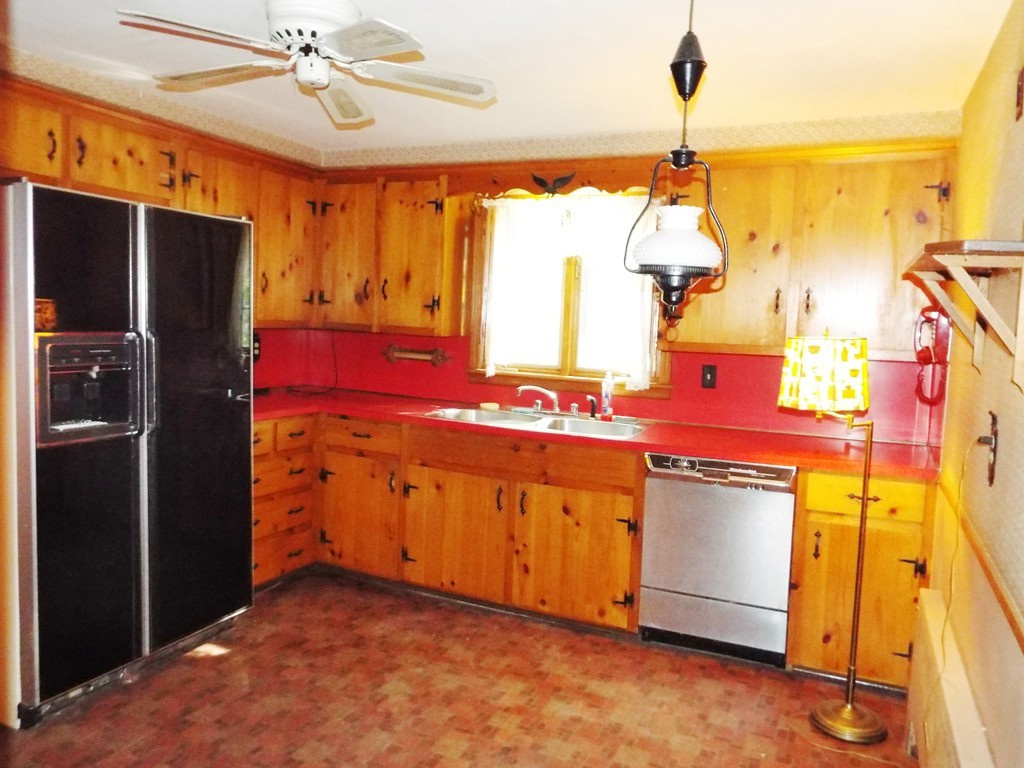 16 Hillside Road Bristol, RI 02809 - Photo 10 of 24 Gallery Image 10