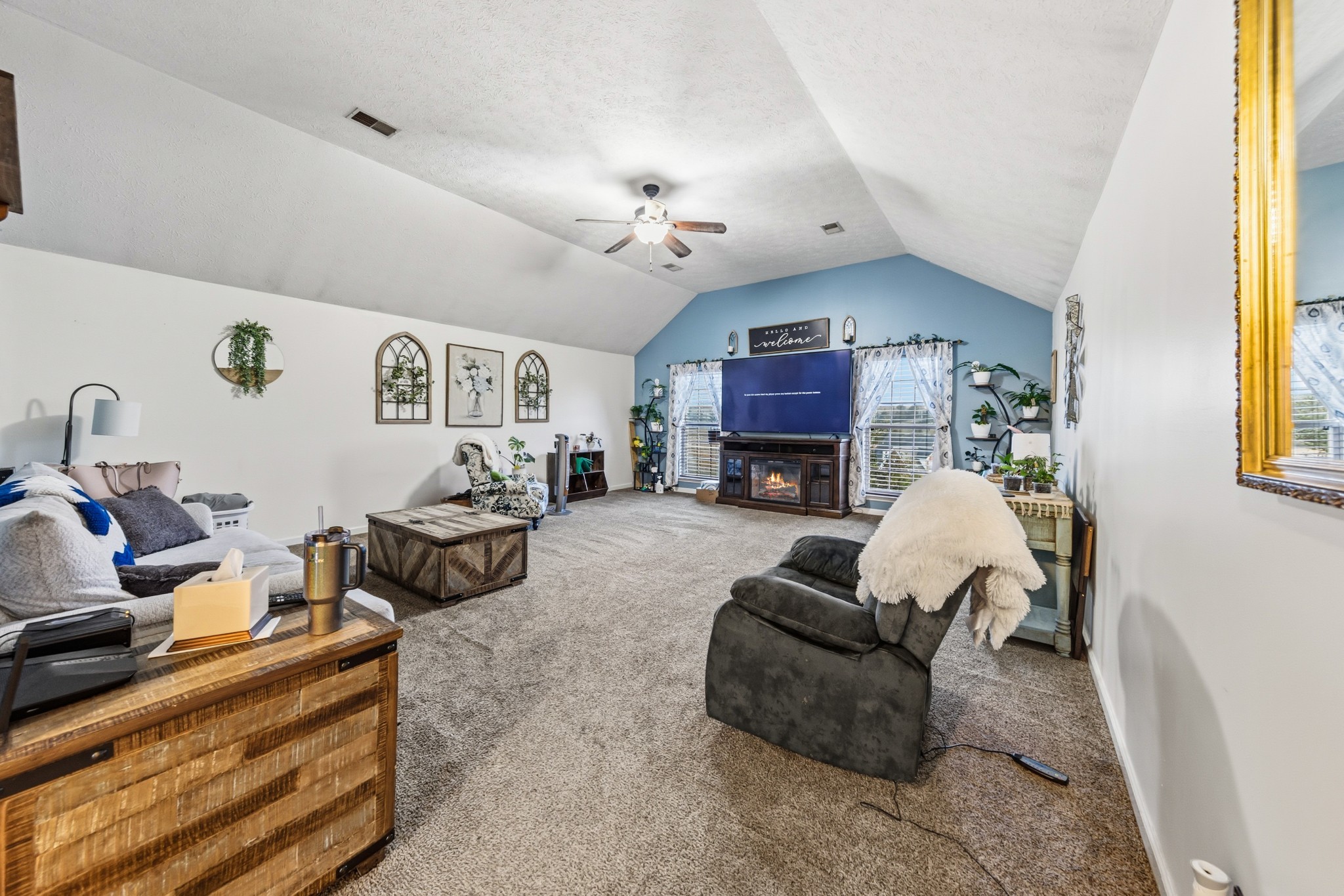 699 Puckett Road Watertown, TN 37184 - Photo 24 of 53 a living room with furniture
