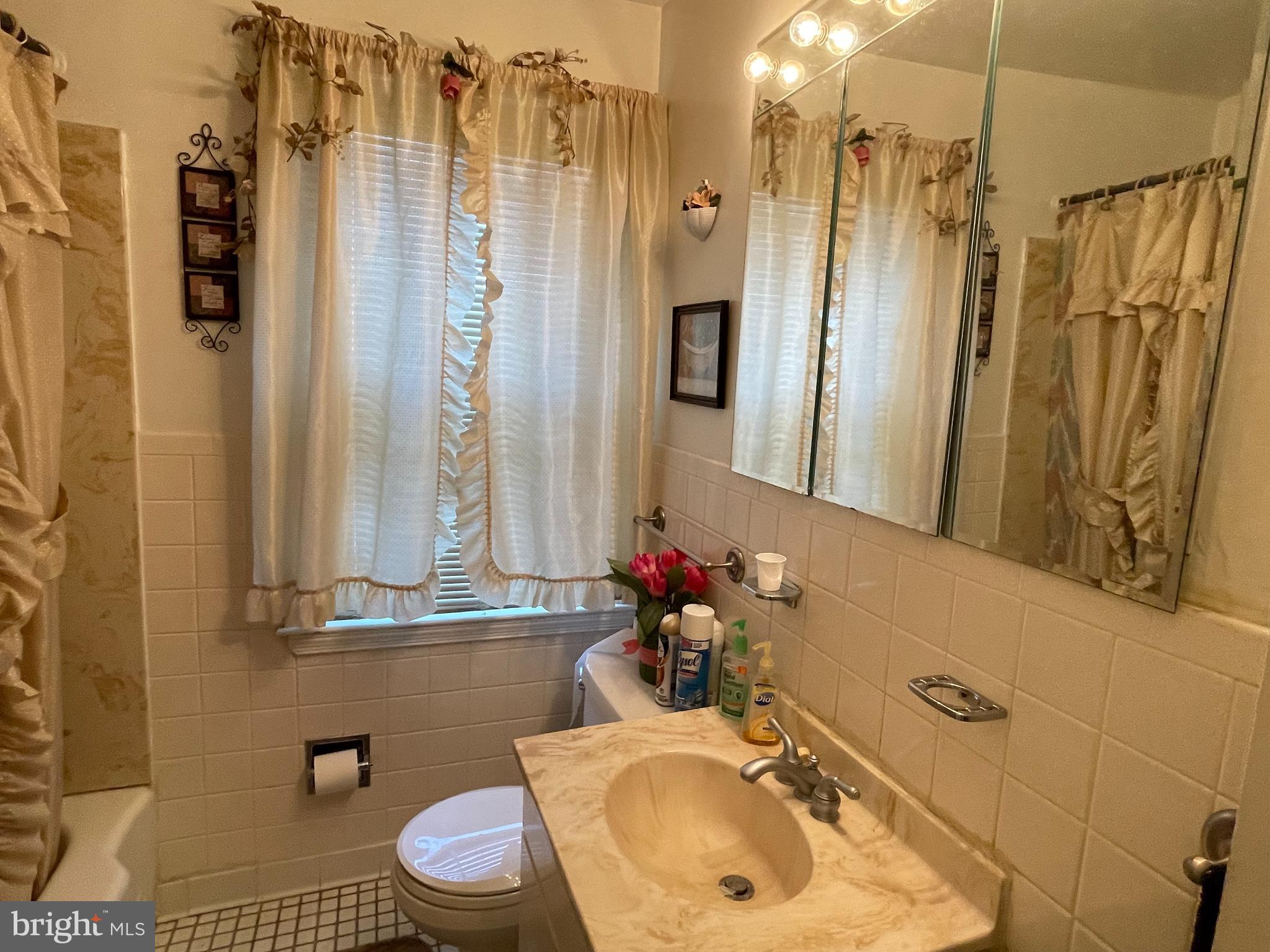 1649 Ingram Road Baltimore, MD 21239 - Photo 11 of 17 Full Bath