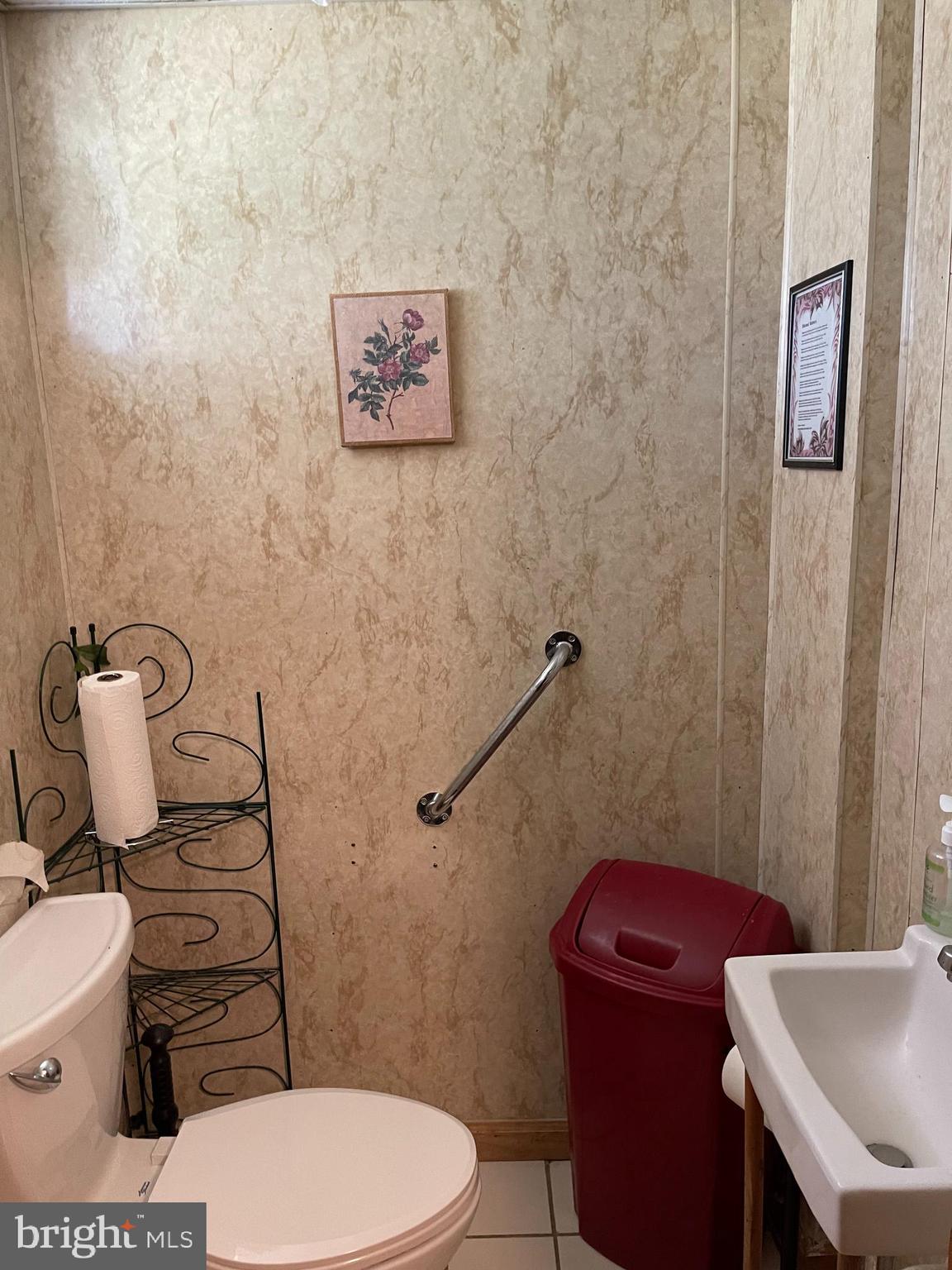 1649 Ingram Road Baltimore, MD 21239 - Photo 3 of 17 Half Bath