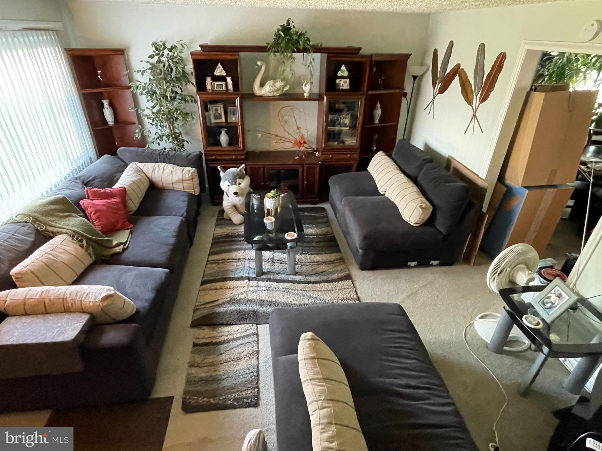 1649 Ingram Road Baltimore, MD 21239 - Photo 7 of 17 Living Room