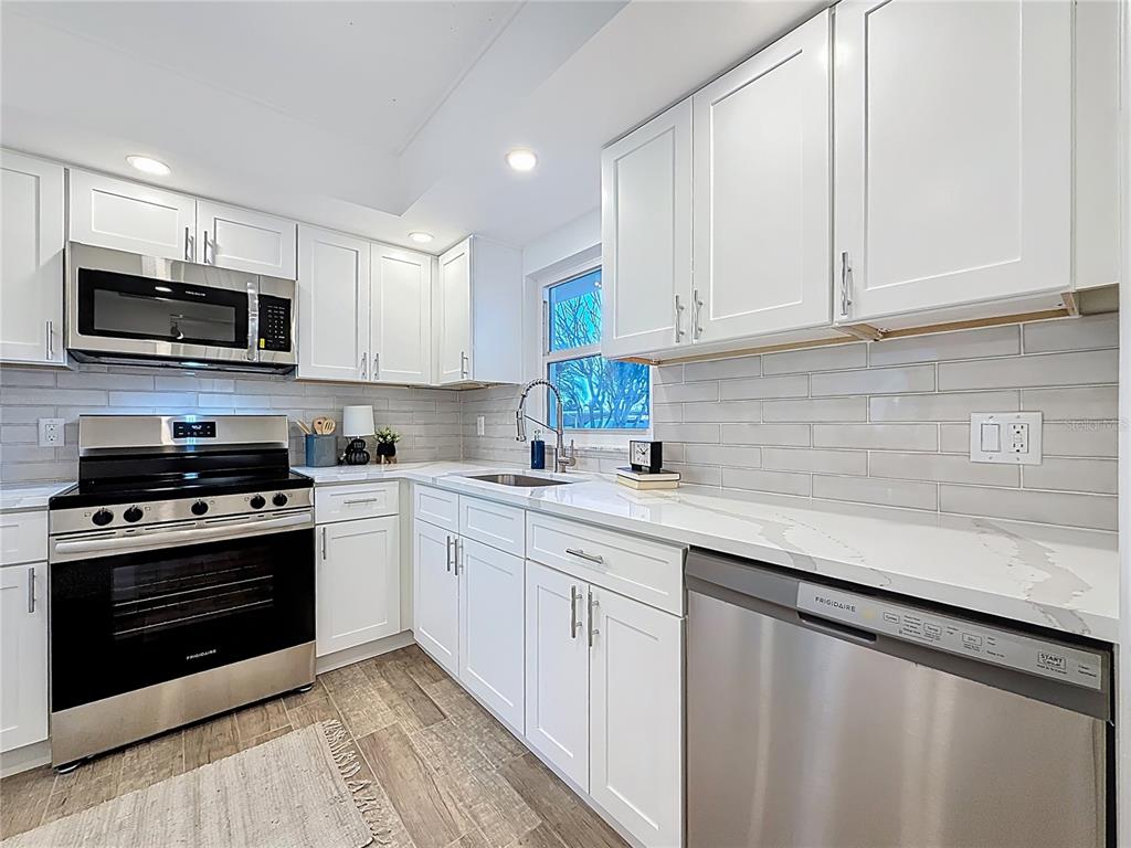 4550 Cove Circle, Unit 106 St. Petersburg, FL 33708 - Photo 8 of 38