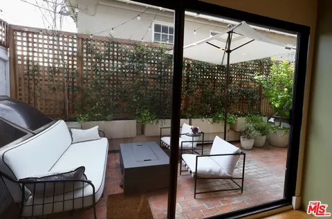 $2,550,000 | 831 14th Street, Unit 3, Santa Monica, CA 90403