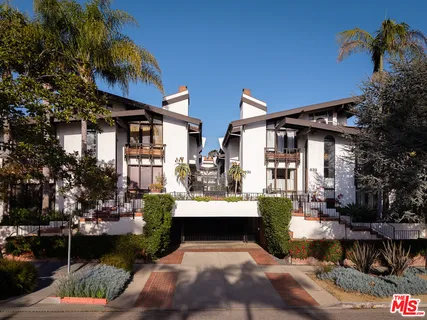 $2,550,000 | 831 14th Street, Unit 3, Santa Monica, CA 90403