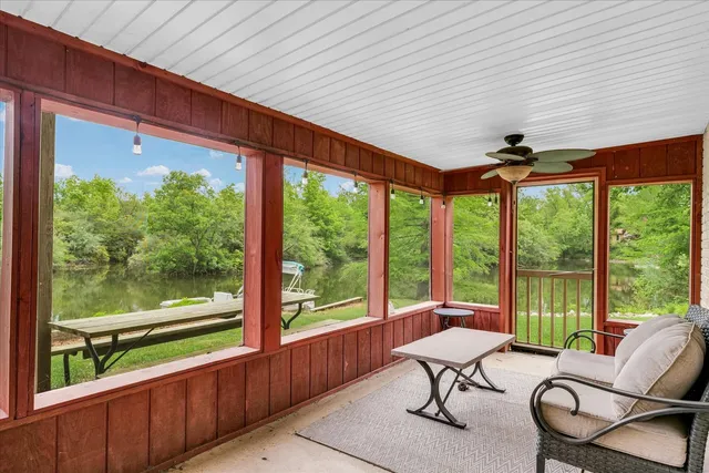 a view of a big room with an empty space