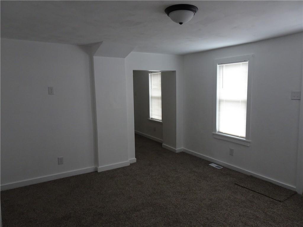 42 Oak Street Manor, PA 15665 - Photo 14 of 39 an empty room with window