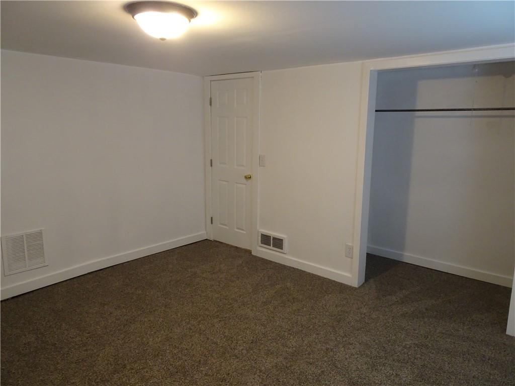 42 Oak Street Manor, PA 15665 - Photo 25 of 39 a view of an empty room
