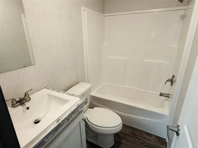 $1,575 | 3001 Elmwood Drive, Granbury, TX 76048