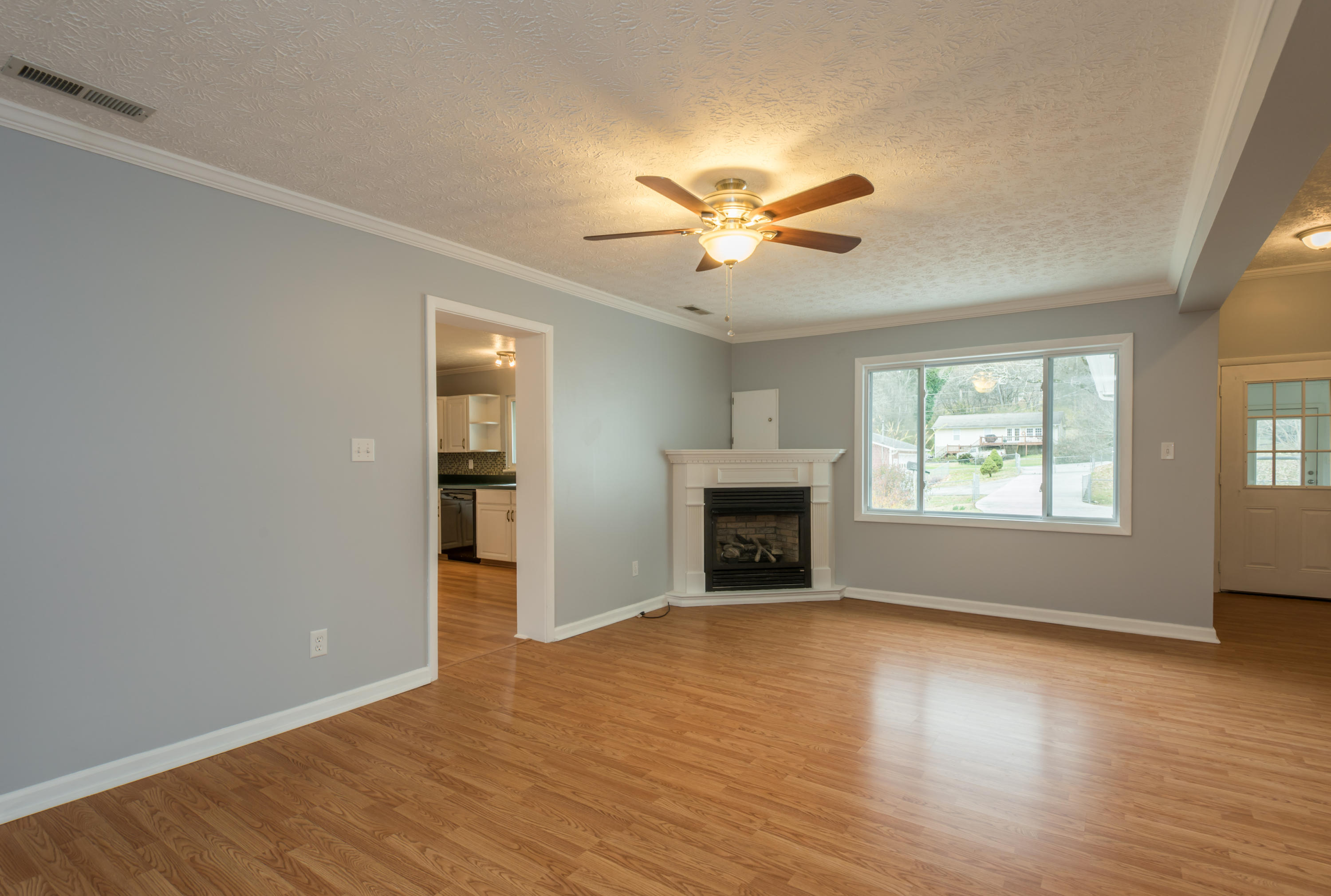 1310 Oak Ridge Highway Clinton, TN 37716 - Photo 13 of 39 1310OakRidgeHwy-36