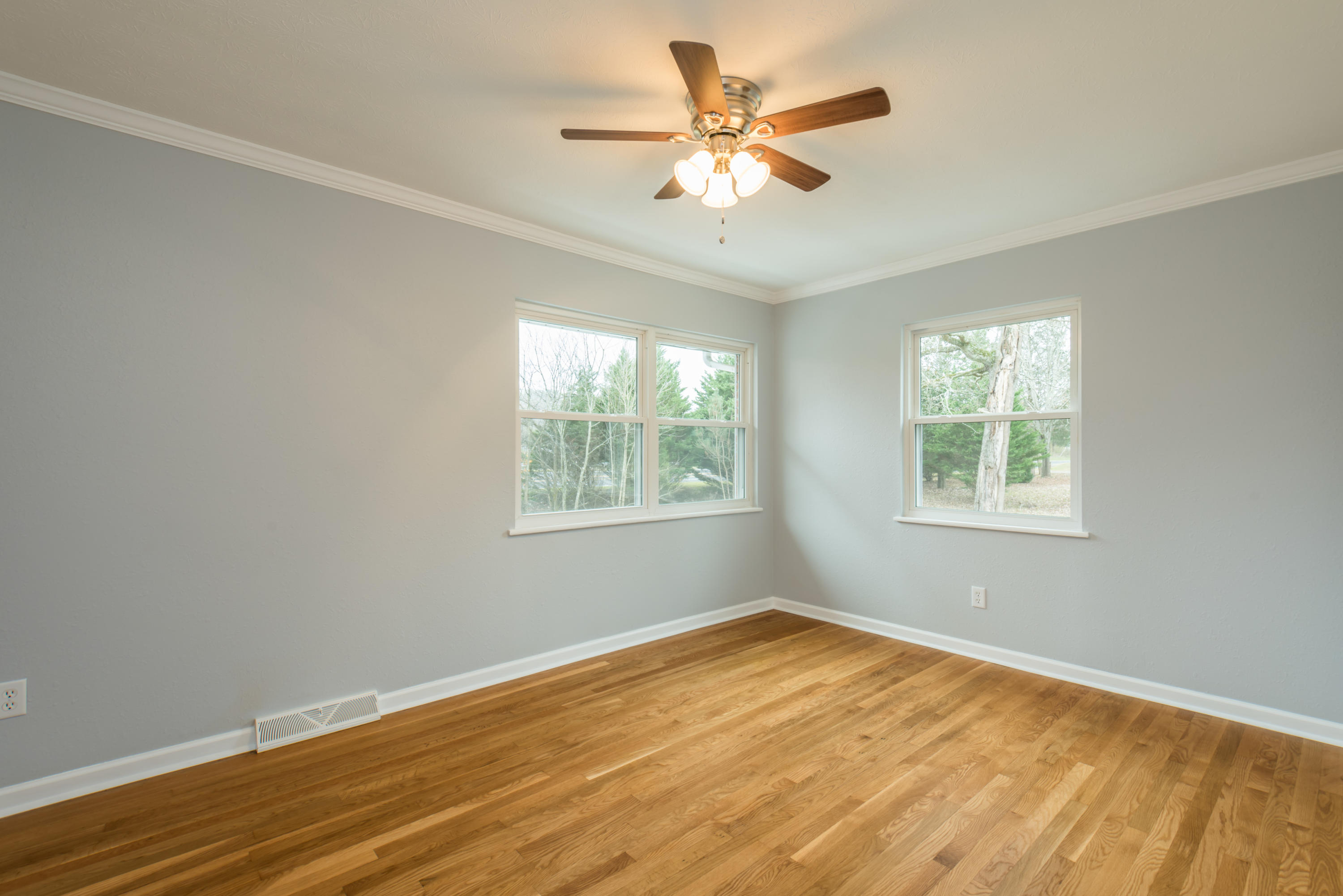 1310 Oak Ridge Highway Clinton, TN 37716 - Photo 22 of 39 1310OakRidgeHwy-27