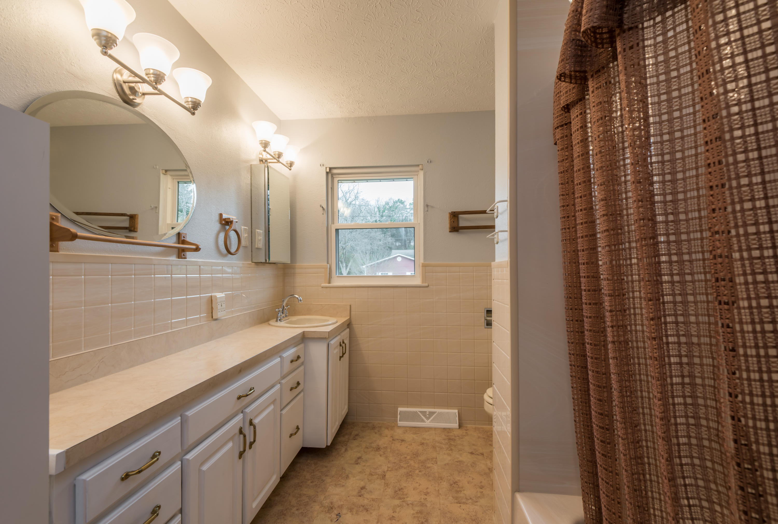 1310 Oak Ridge Highway Clinton, TN 37716 - Photo 26 of 39 1310OakRidgeHwy-31