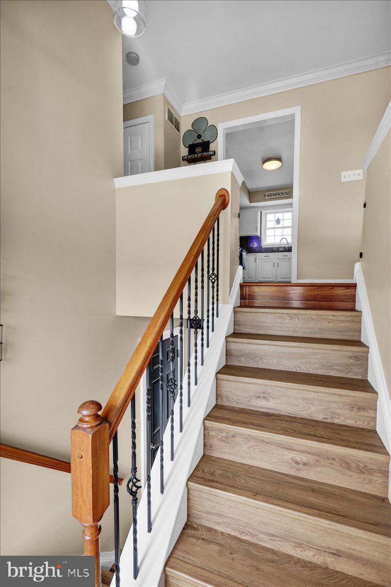 4340 Sutton Circle Reading, PA 19606 - Photo 5 of 36