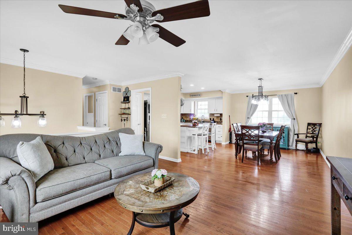 4340 Sutton Circle Reading, PA 19606 - Photo 6 of 36