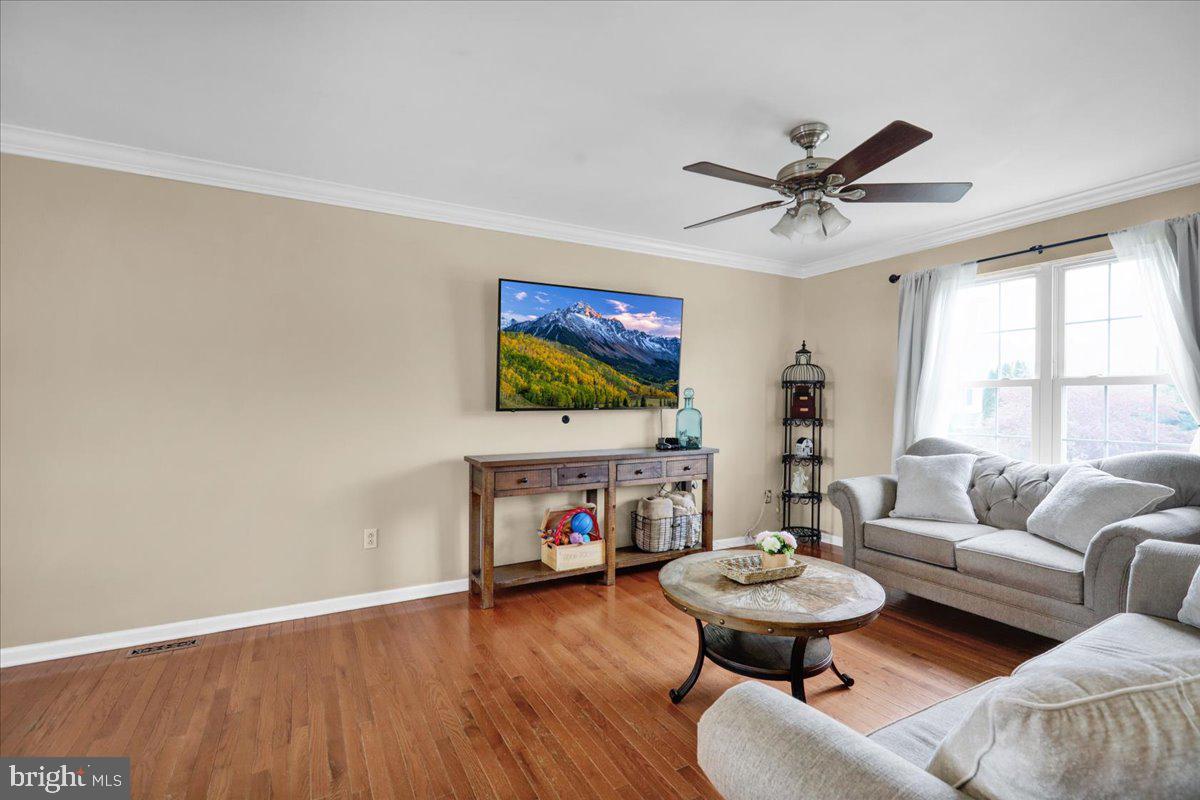 4340 Sutton Circle Reading, PA 19606 - Photo 8 of 36