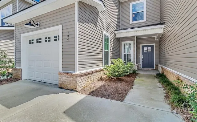 $2,100 | 134 Ainsdale Drive, Richmond Hill, GA 31324