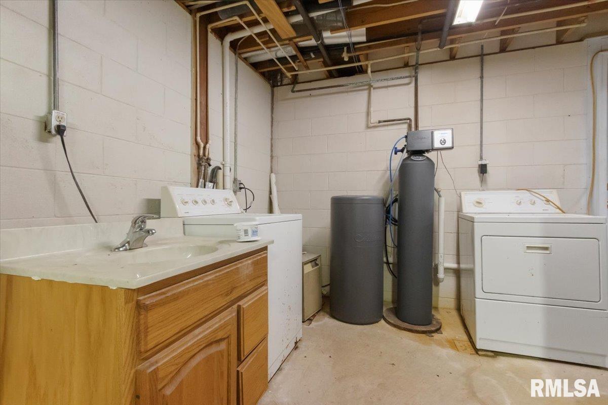 1390 Riggert Road Metamora, IL 61548 - Photo 34 of 46 Gallery Image 34