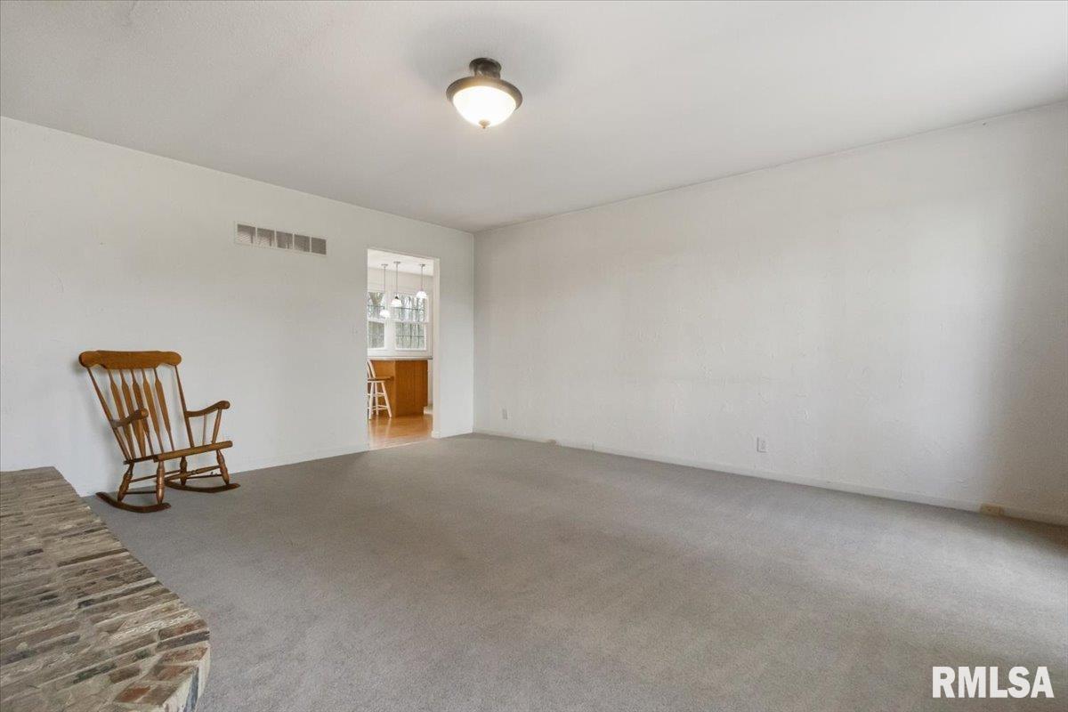 1390 Riggert Road Metamora, IL 61548 - Photo 7 of 46 Gallery Image 7