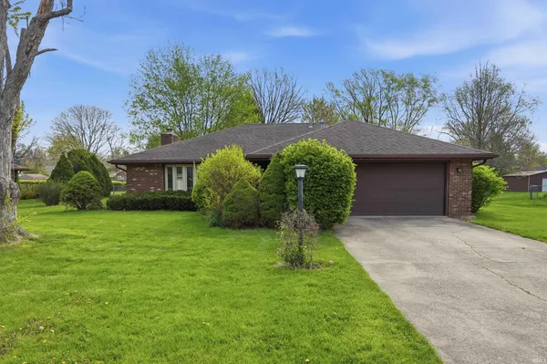 $249,900 | 304 North Bayberry Lane, Muncie, IN 47304