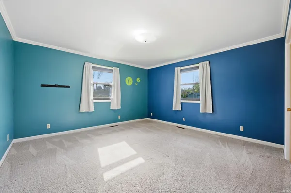 $249,900 | 304 North Bayberry Lane, Muncie, IN 47304