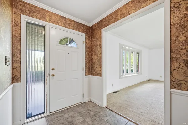 $249,900 | 304 North Bayberry Lane, Muncie, IN 47304