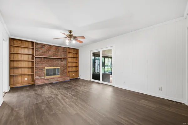 $249,900 | 304 North Bayberry Lane, Muncie, IN 47304