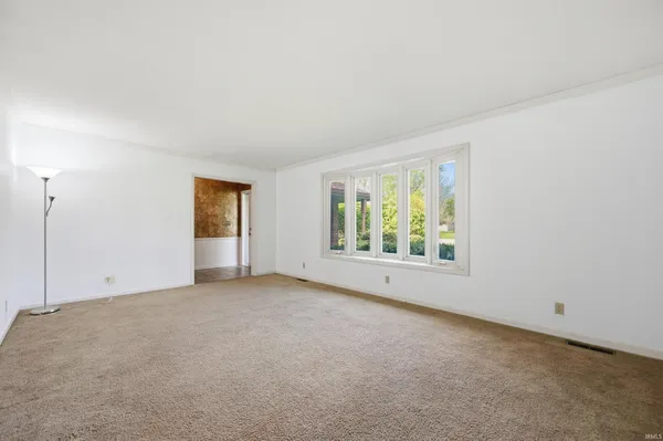 $249,900 | 304 North Bayberry Lane, Muncie, IN 47304