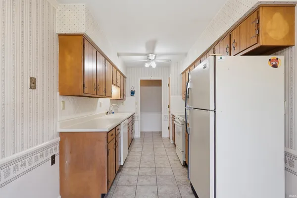 $249,900 | 304 North Bayberry Lane, Muncie, IN 47304