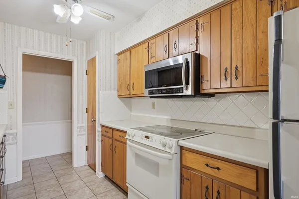 $249,900 | 304 North Bayberry Lane, Muncie, IN 47304